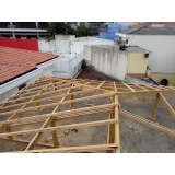 Construção de Telhado de Madeira
