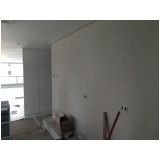 gesso na parede na Industrial